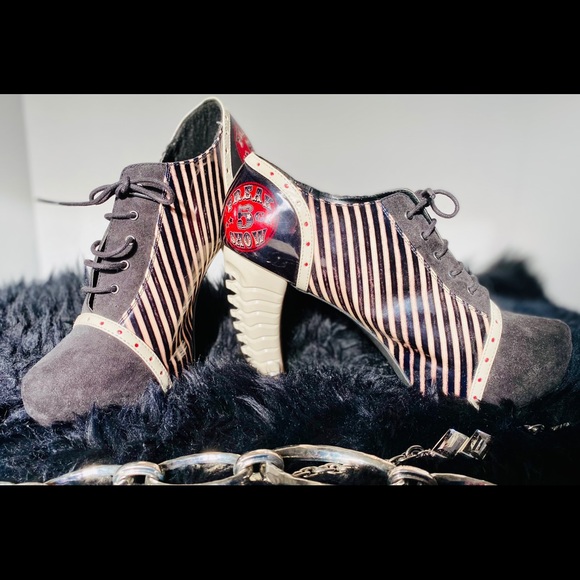 *NEW* HOT TOPIC BOOTIES - Picture 3 of 7